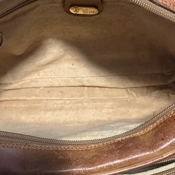 Vintage Gucci Signature Crossbody - Picture 7 of 16